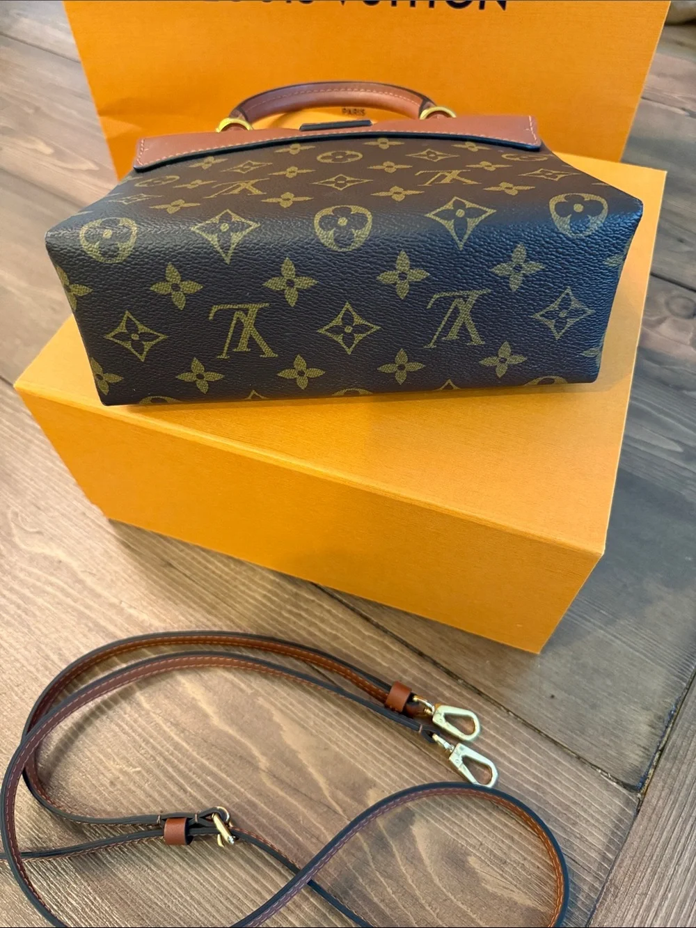 Louis Vuitton monogram Locky BB
